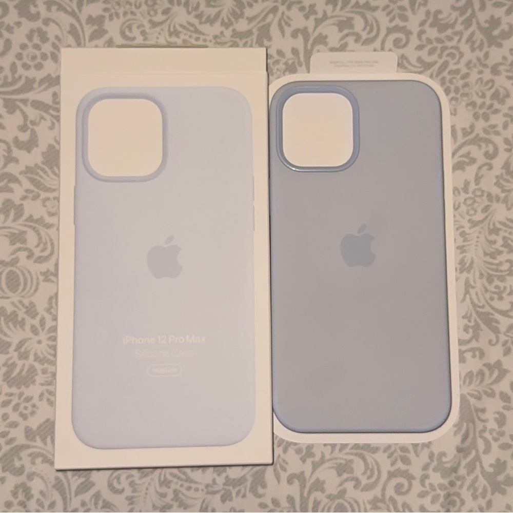 iPhone 12 Pro Max Silicone MagSafe Case